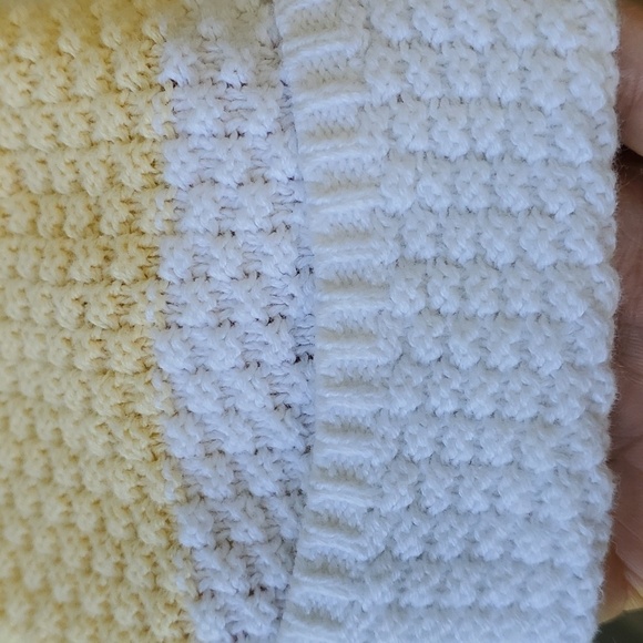 CROFT & BARROW, lightweight 100% cotton yellow and white sweater. - Picture 3 of 12